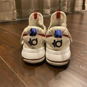 Kids KD size 5